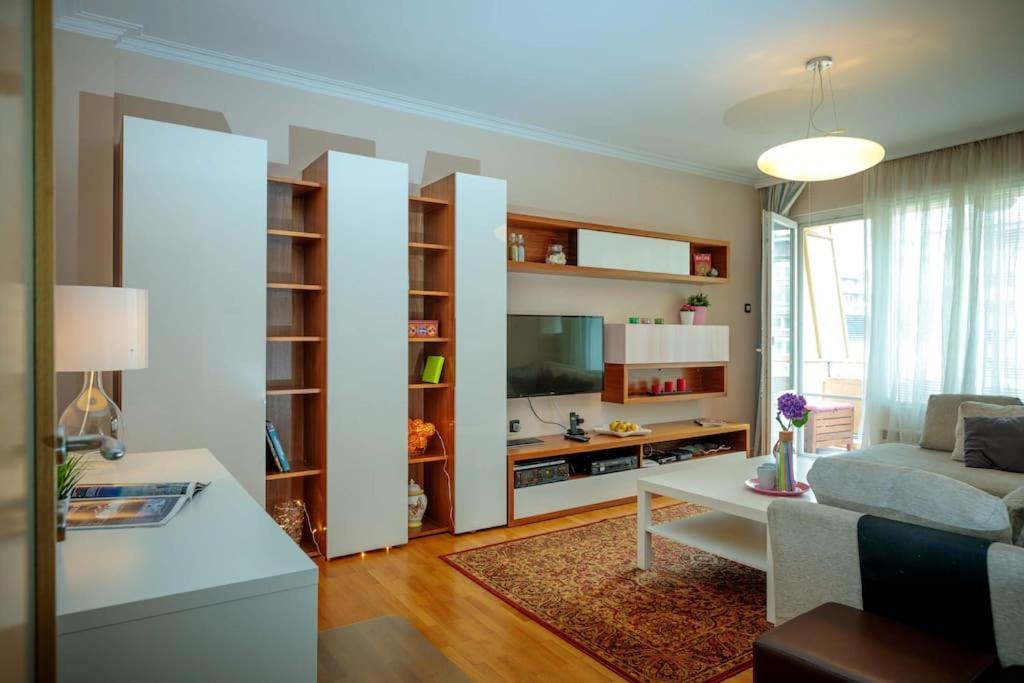 - Location, Near Center! Apartment *